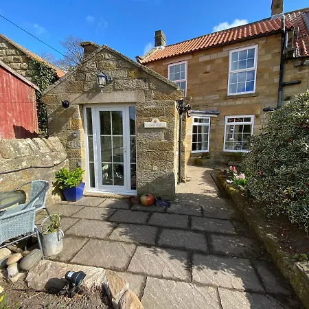 Apple Farm Holiday Cottages בית נופש *