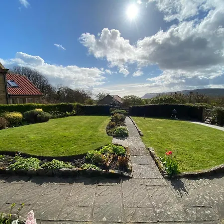 Apple Farm Holiday Cottages מפרץ רובין הוד