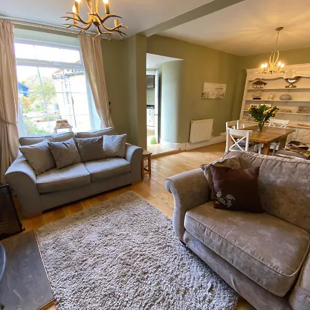 Apple Farm Holiday Cottages ロビン・フッズ・ベイ