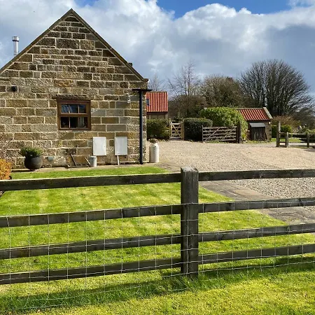 Apple Farm Holiday Cottages 別荘